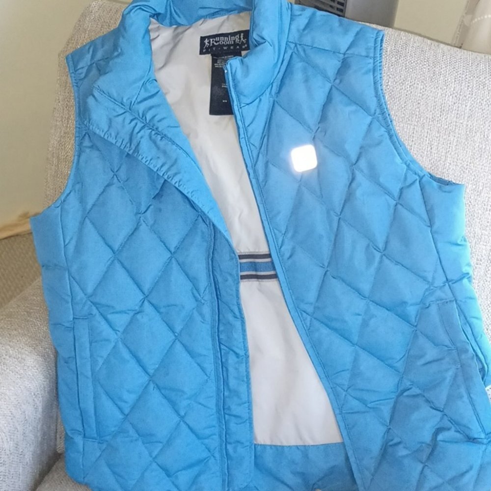 Running room fitwear vest M